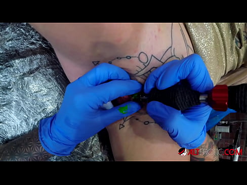 ❤️ Sully Savage, o bunăciune extrem de tatuată, și-a făcut un tatuaj pe clitorisul ei at us ro.pornovore.ru ﹏